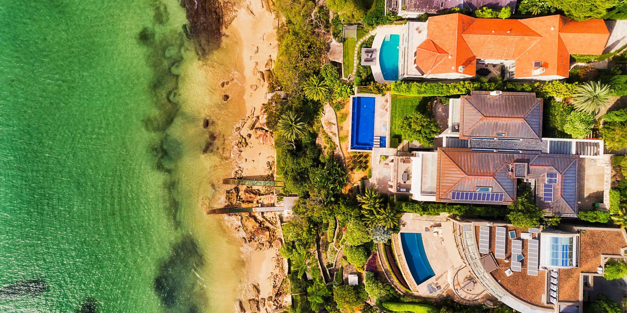 Wealthy residential houses on Sydney Middle Harbour